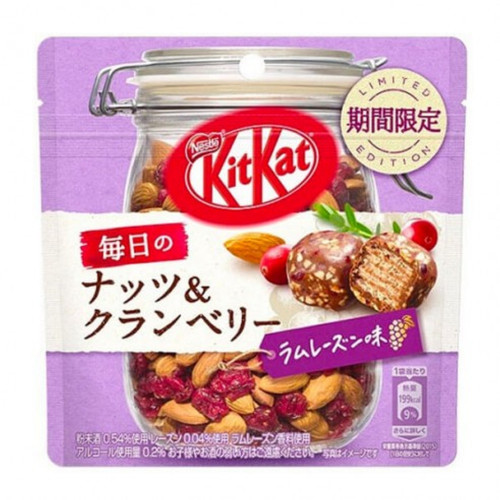 detail Kit Kat Mini Nuts and Cranberry Rum´n´Raisins 36 g